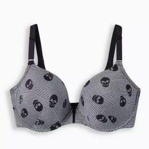 TORRID CURVE PERFECT COVERAGE LIGHTLY LINED SMOOTH FRONT CLOSE BRA. SIZE 44 DDD.